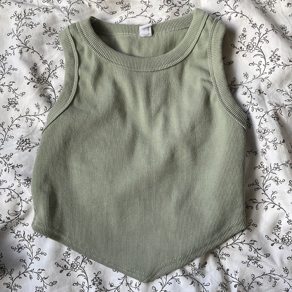 Ribbed crop tank
